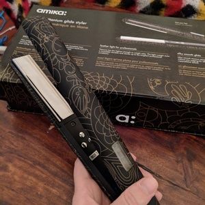 Amika flat iron